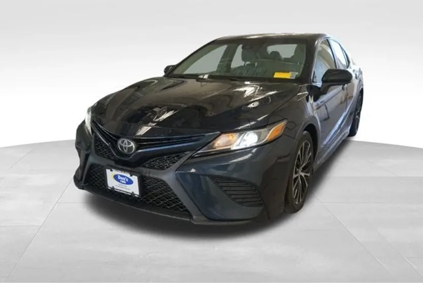 2018 Toyota Camry L photo 1