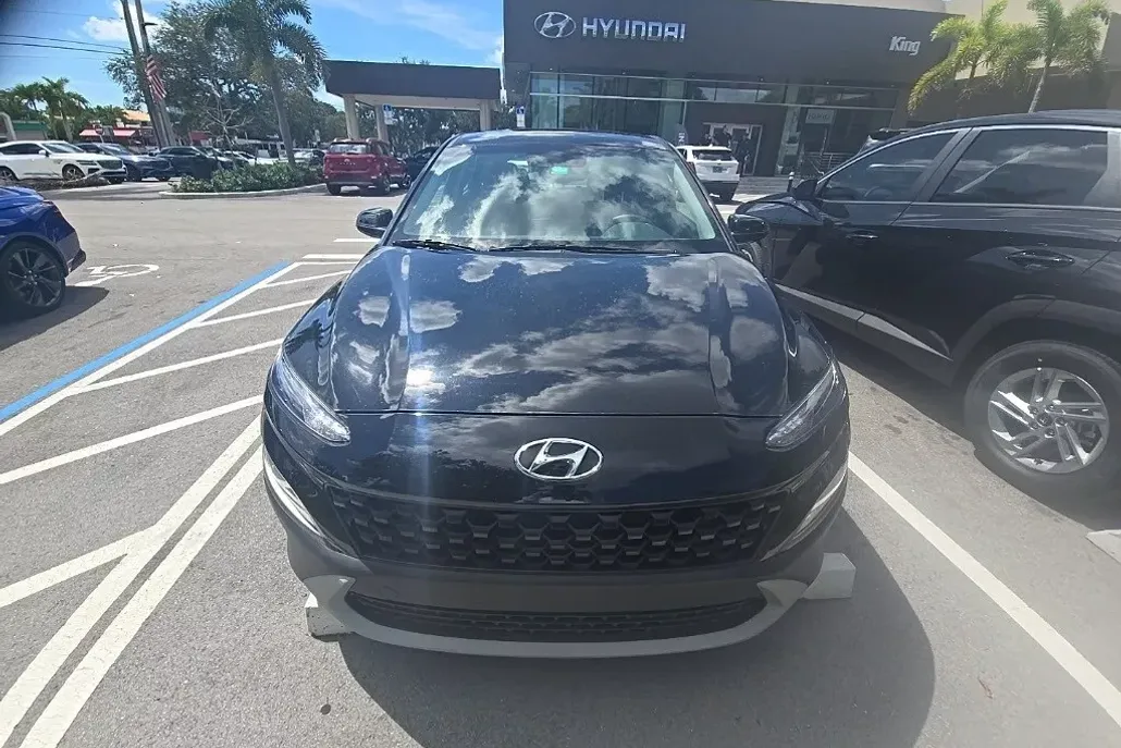 2023 Hyundai Kona SE photo 1
