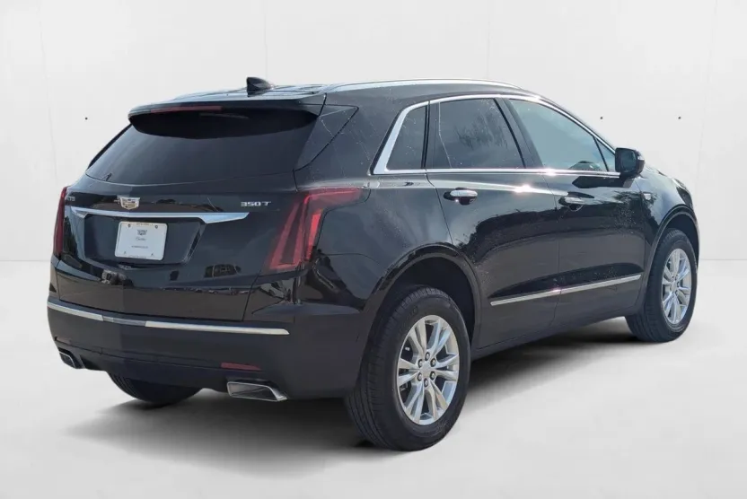 2025 Cadillac XT5 Luxury photo 1