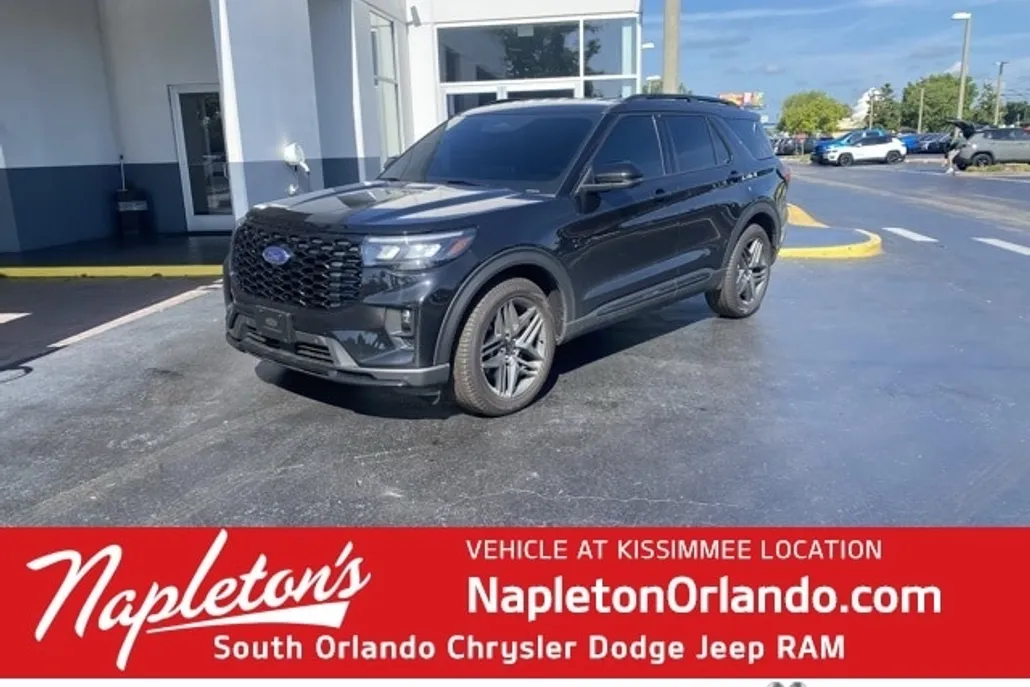 2025 Ford Explorer ST-Line photo 1