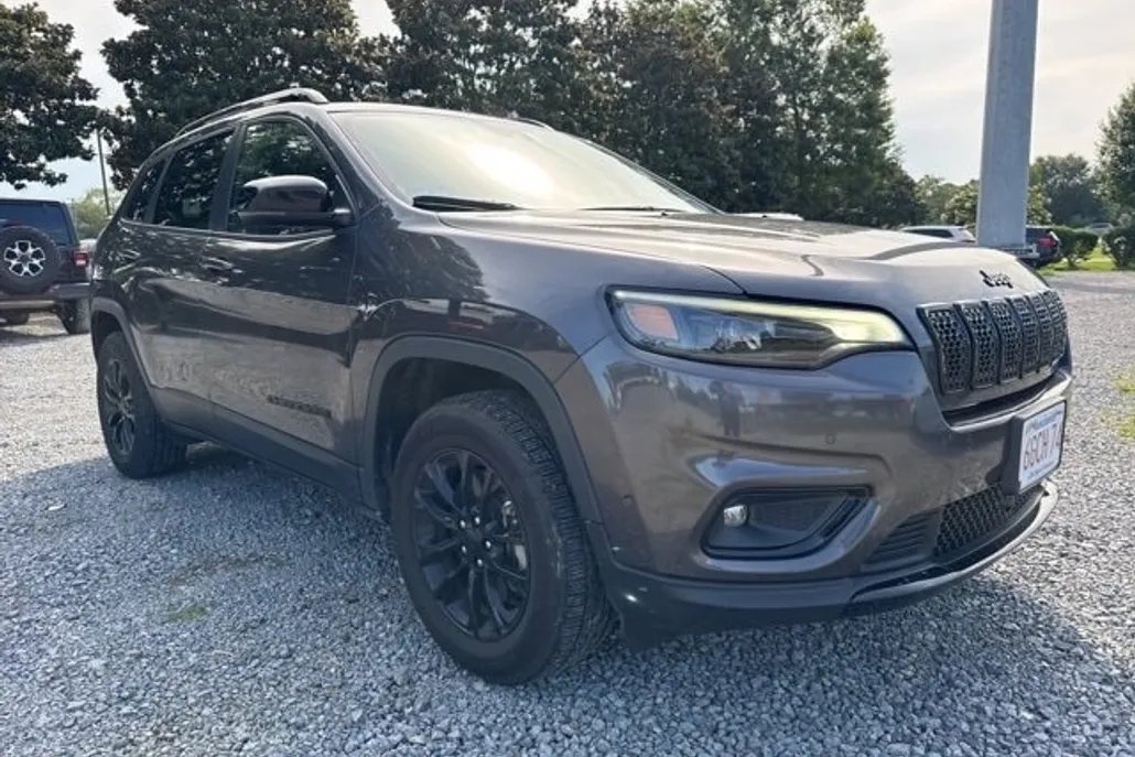 2023 Jeep Cherokee Altitude Lux photo 1