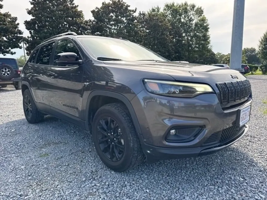 2023 Jeep Cherokee Altitude Lux photo 1