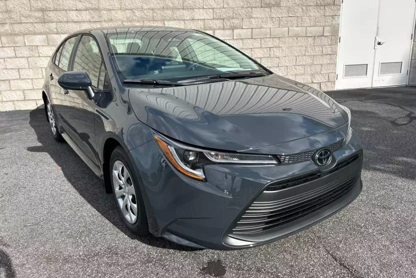 2026 Toyota Corolla LE photo 1