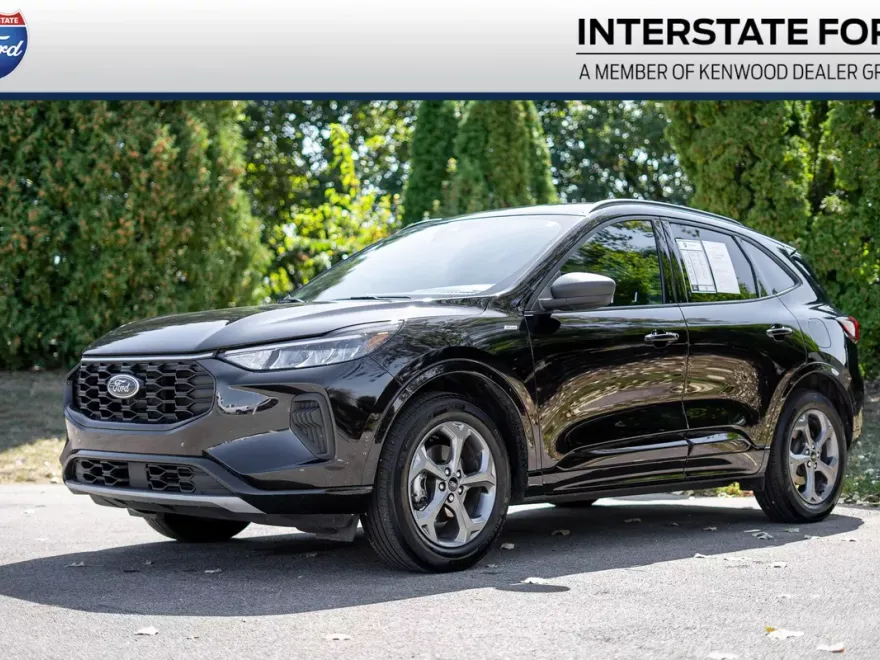 2023 Ford Escape ST-Line photo 1