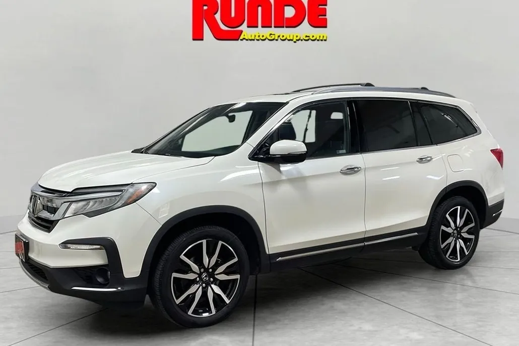 2019 Honda Pilot Touring photo 1