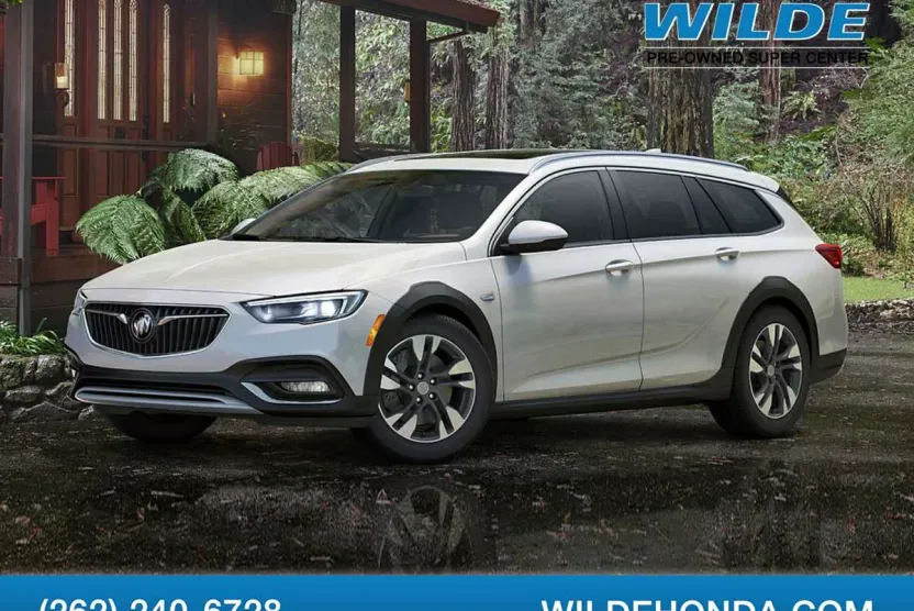 2018 Buick Regal TourX Essence photo 1