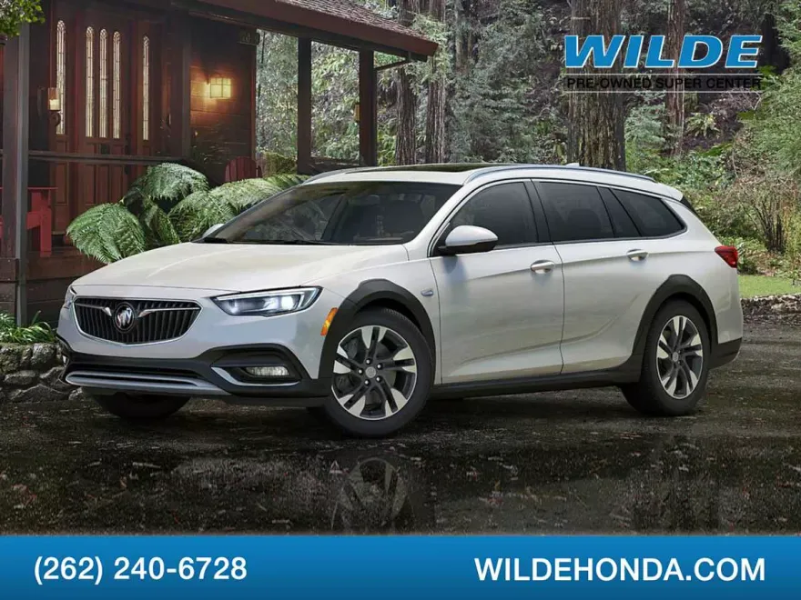 2018 Buick Regal TourX Essence photo 1