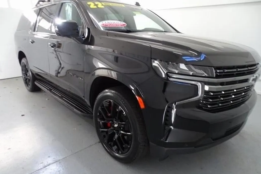 2022 Chevrolet Suburban RST photo 1