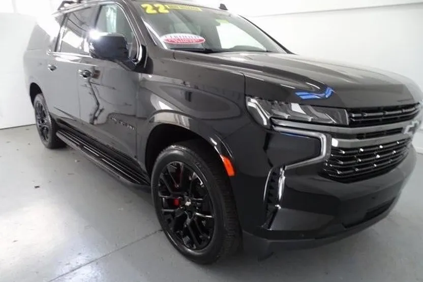 2022 Chevrolet Suburban RST photo 1