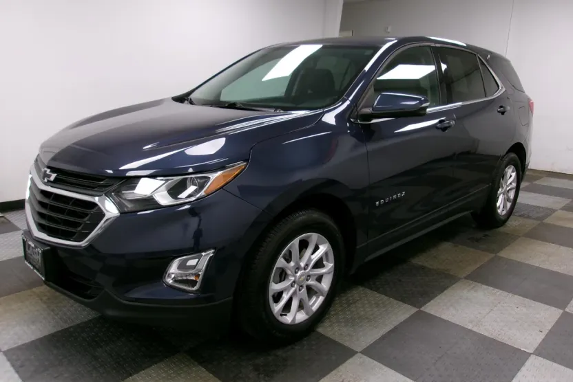 2019 Chevrolet Equinox LT photo 1