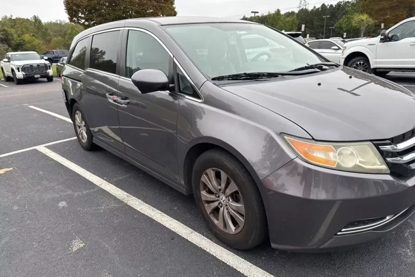 2015 Honda Odyssey EX photo 1