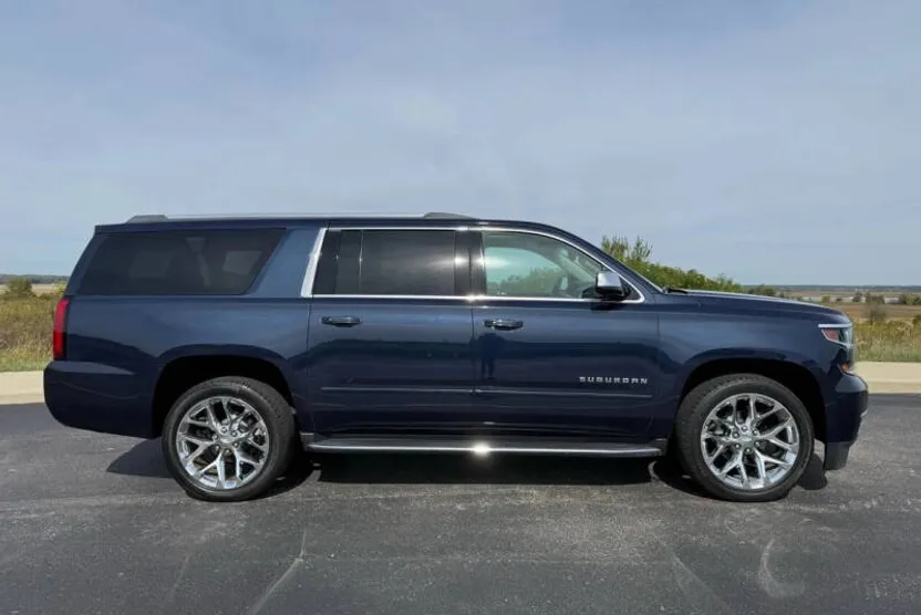 2018 Chevrolet Suburban Premier photo 1