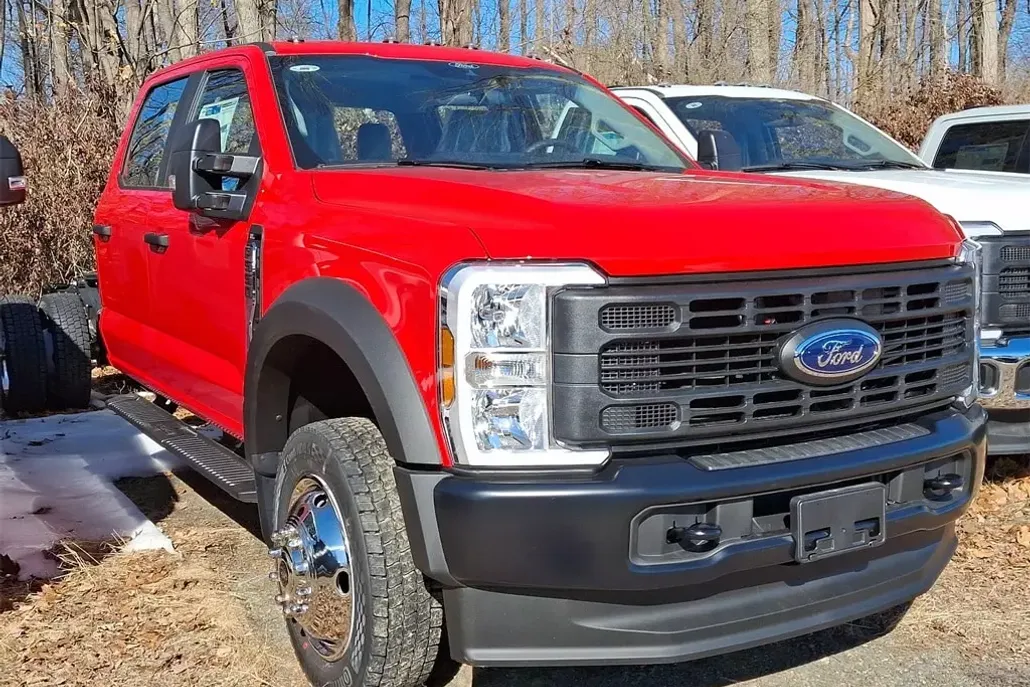 2024 Ford F-550 photo 1