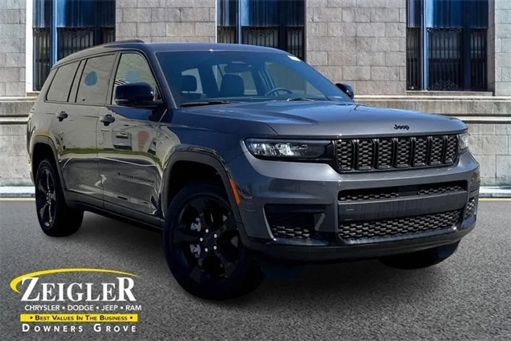 2025 Jeep Grand Cherokee Laredo photo 1