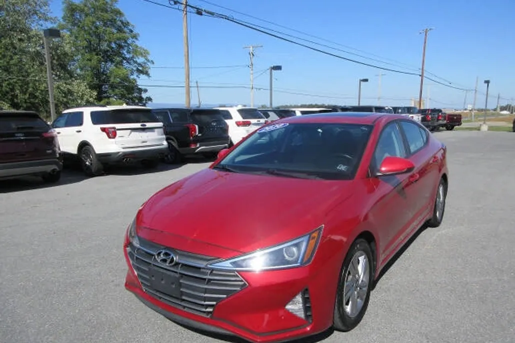 2020 Hyundai Elantra SEL photo 1