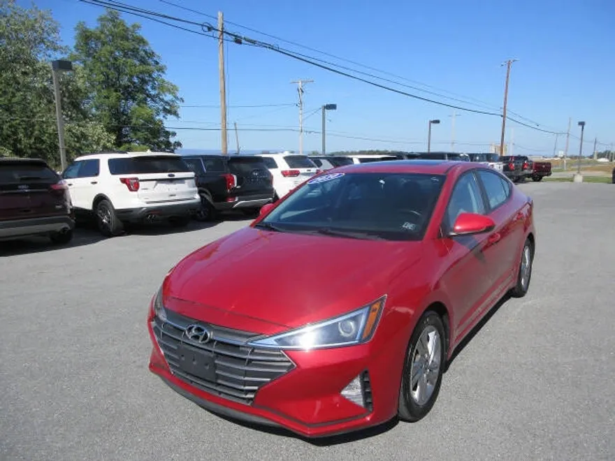2020 Hyundai Elantra SEL photo 1