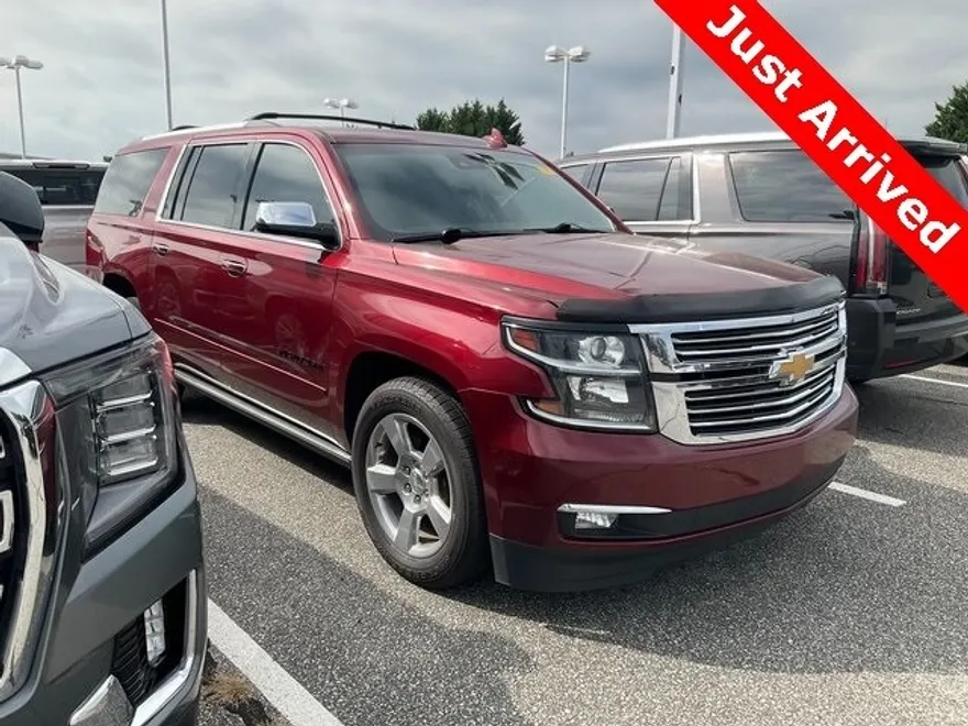 2019 Chevrolet Suburban Premier photo 1