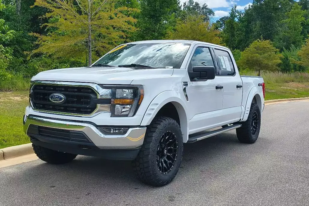 2023 Ford F-150 XLT photo 1