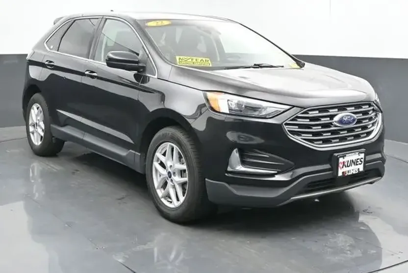 2022 Ford Edge SEL photo 1