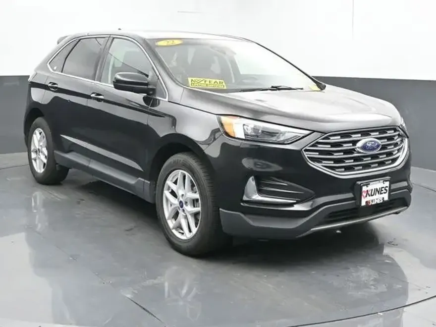 2022 Ford Edge SEL photo 1