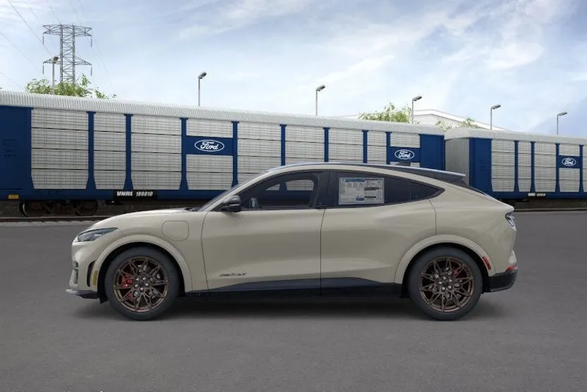 2025 Ford Mustang Mach-E GT photo 1