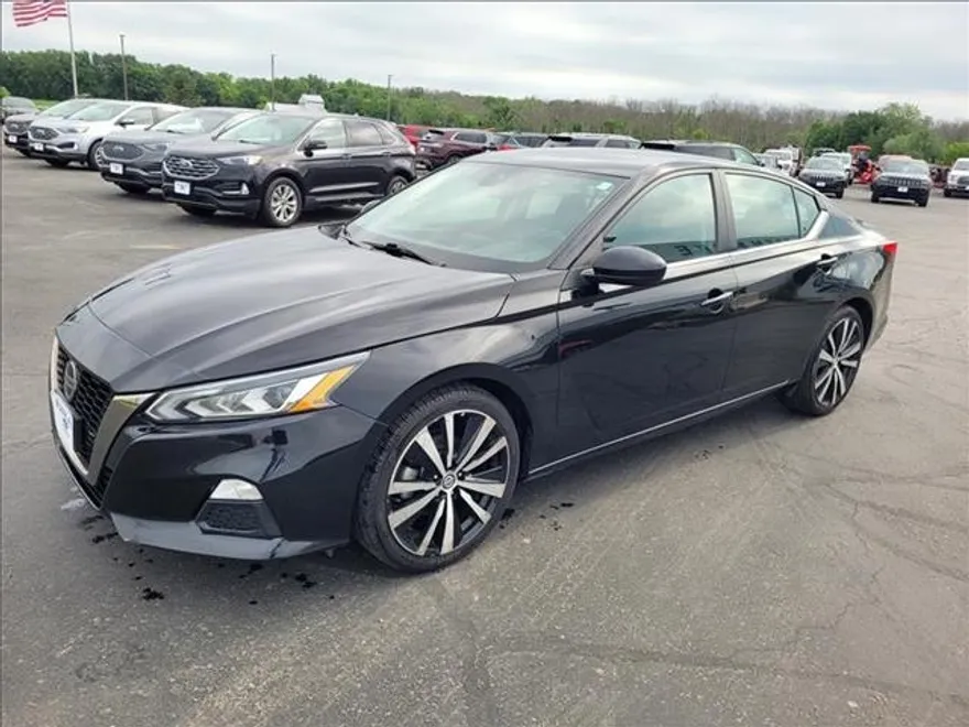 2021 Nissan Altima 2.5 SR photo 1