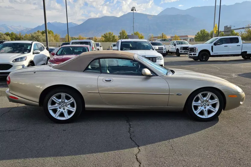 2000 Jaguar XK 8 Convertible photo 1