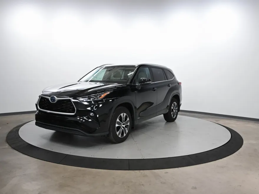 2024 Toyota Highlander Hybrid XLE photo 1