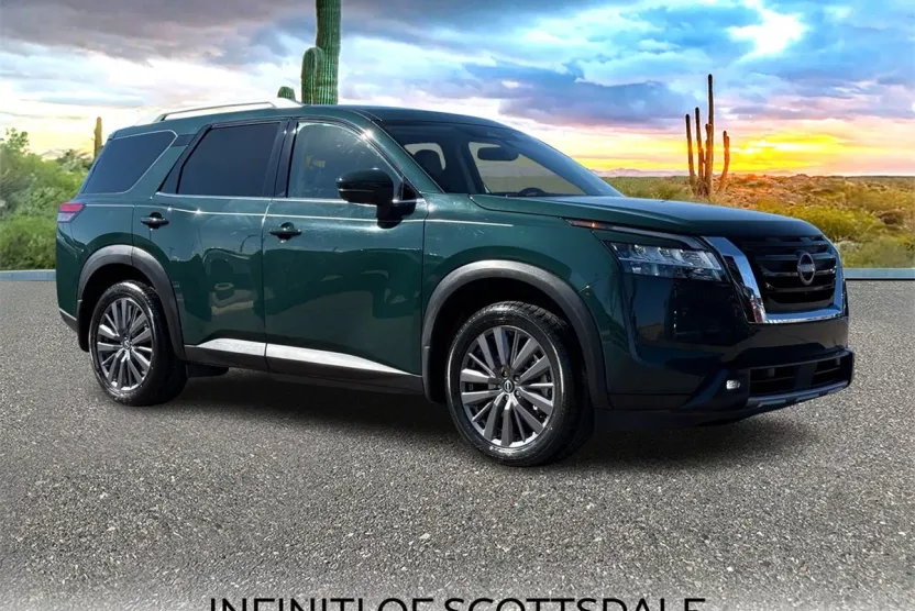 2022 Nissan Pathfinder SL photo 1