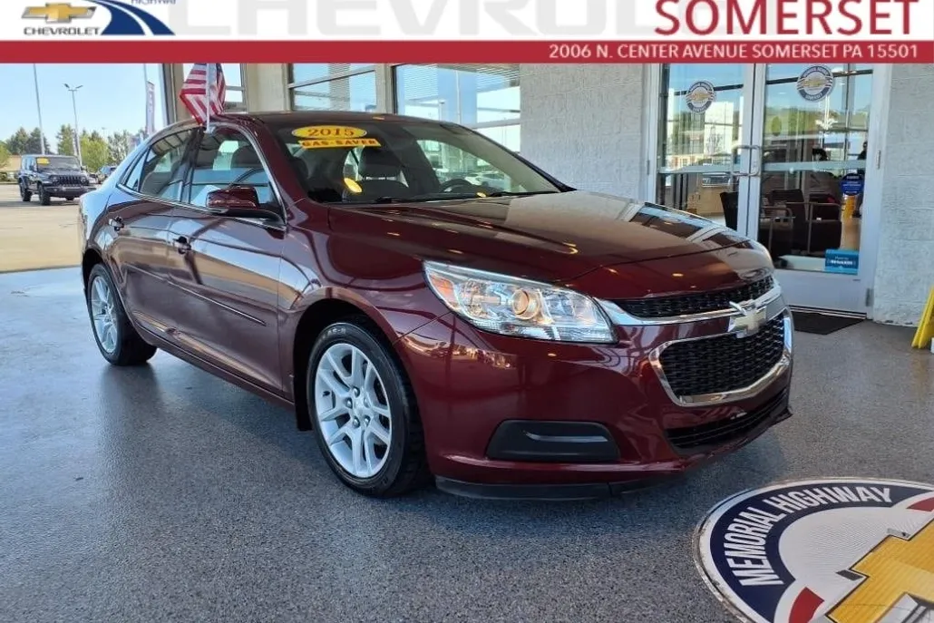 2015 Chevrolet Malibu 1LT photo 1