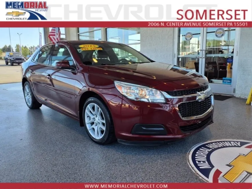 2015 Chevrolet Malibu 1LT photo 1