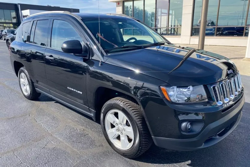 2017 Jeep Compass Sport photo 1