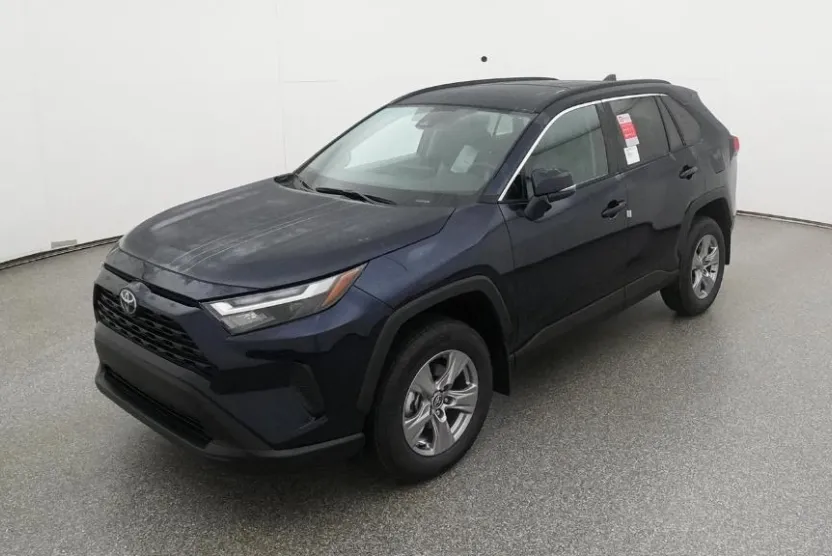 2025 Toyota RAV4 XLE photo 1