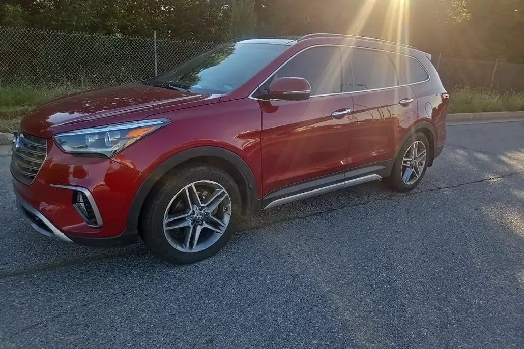 2017 Hyundai Santa Fe Limited Ultimate photo 1