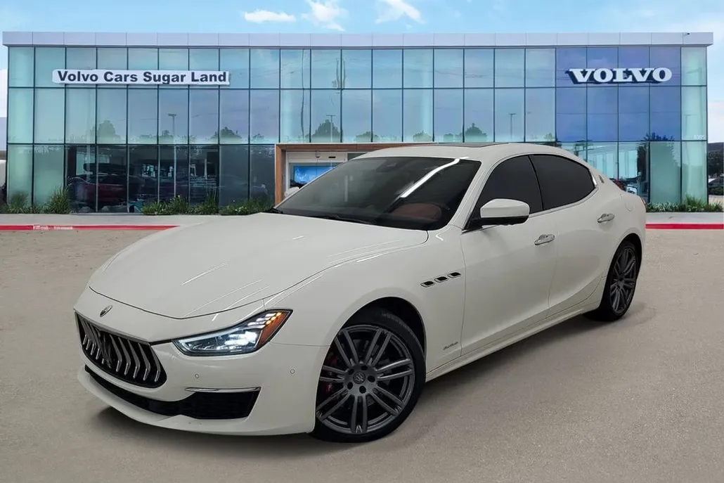 2018 Maserati Ghibli photo 1