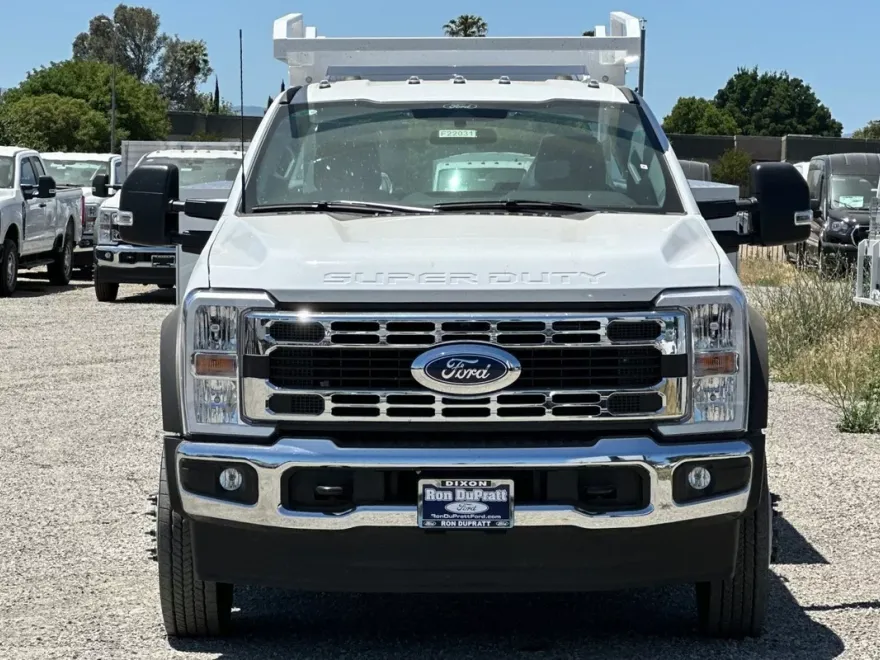 2024 Ford F-550 photo 2