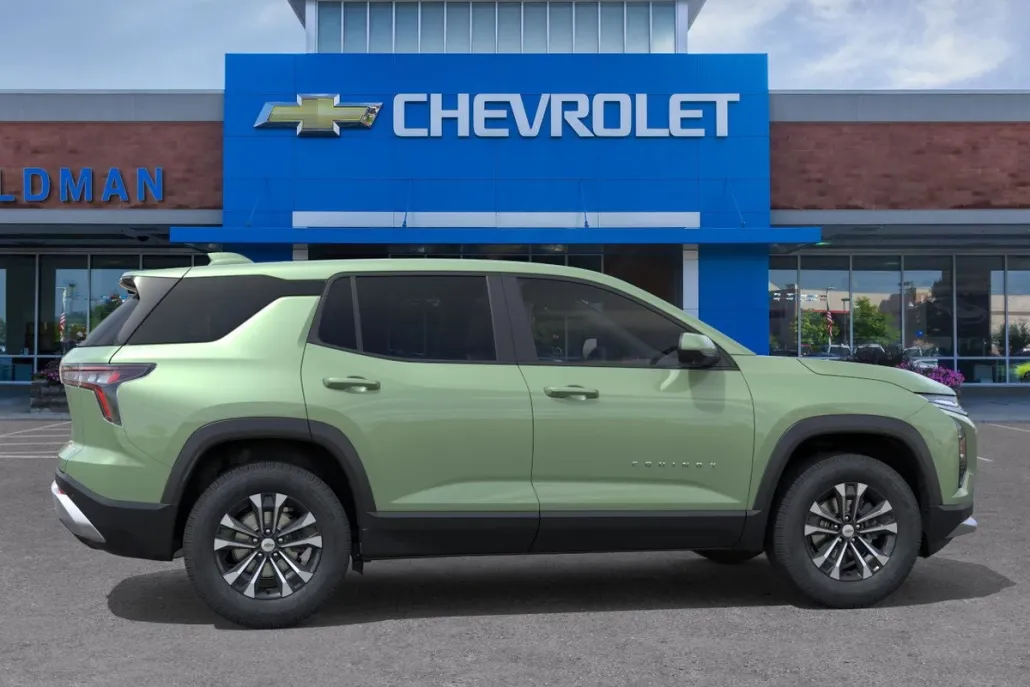 2026 Chevrolet Equinox LT photo 1