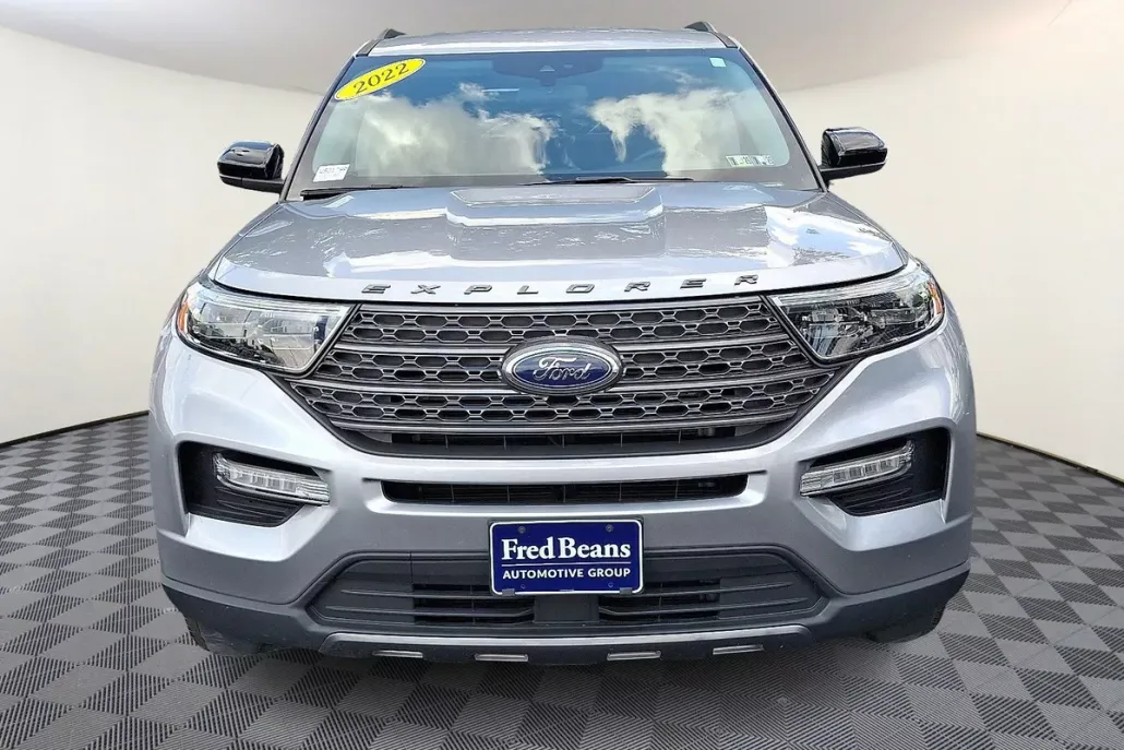 2022 Ford Explorer XLT photo 1