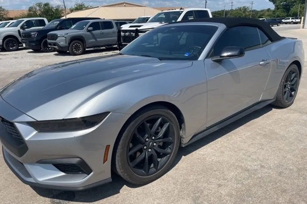 2024 Ford Mustang EcoBoost photo 1