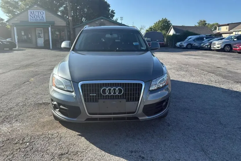 2012 Audi Q5 2.0T Premium photo 1