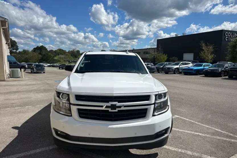 2019 Chevrolet Suburban LT RST photo 1