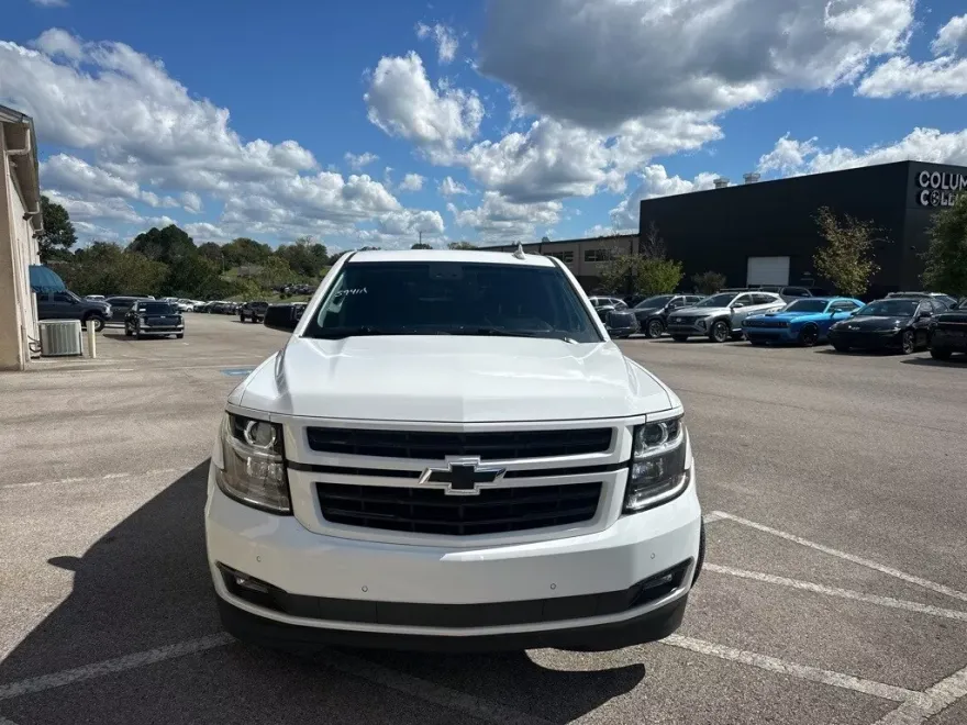 2019 Chevrolet Suburban LT RST photo 1
