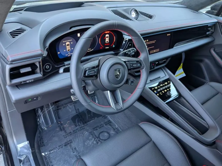 2025 Porsche Macan Electric Turbo photo 1