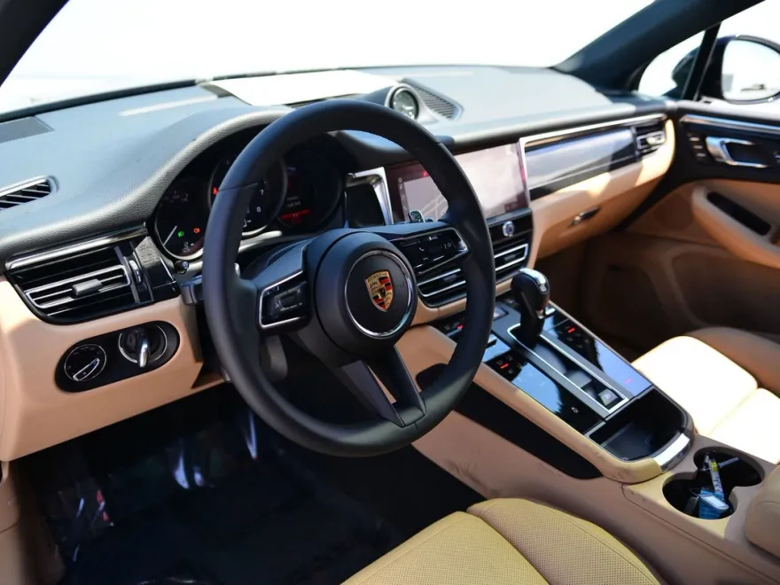 2025 Porsche Macan S photo 1