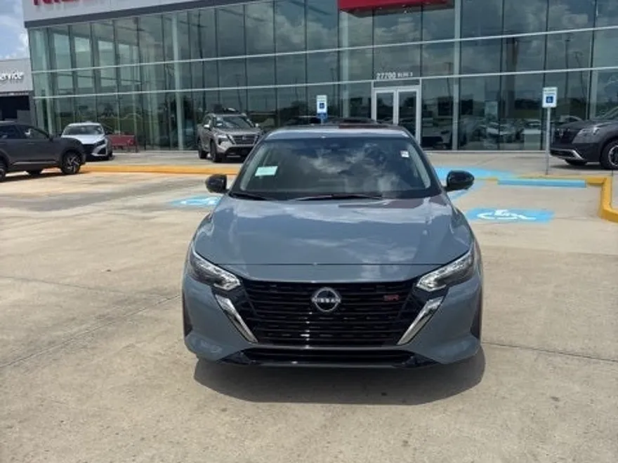 2025 Nissan Sentra SR photo 1