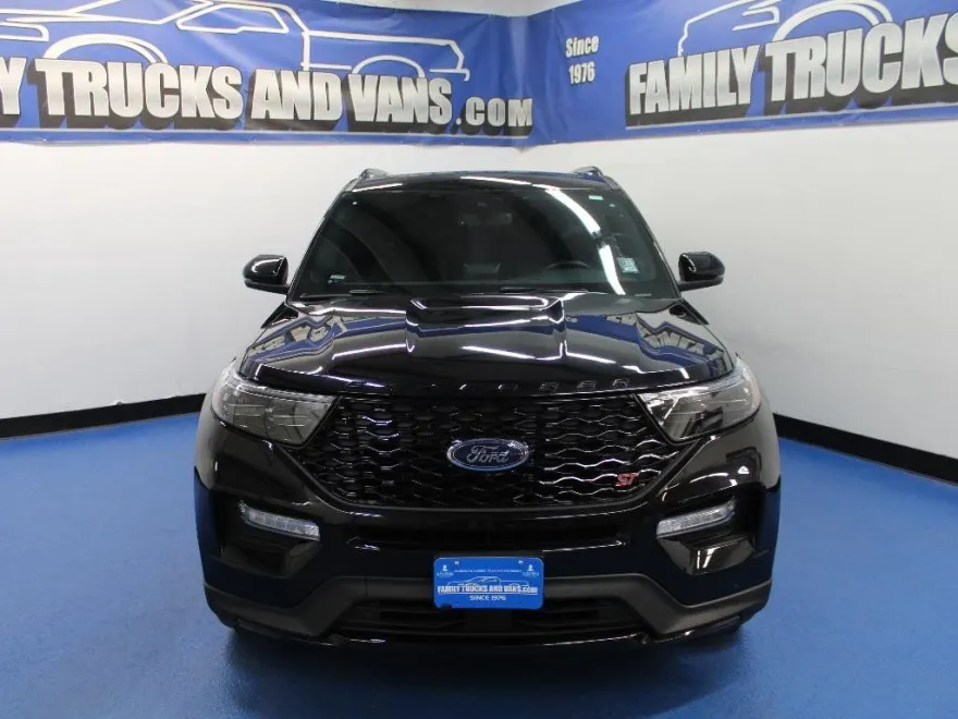 2020 Ford Explorer ST photo 1