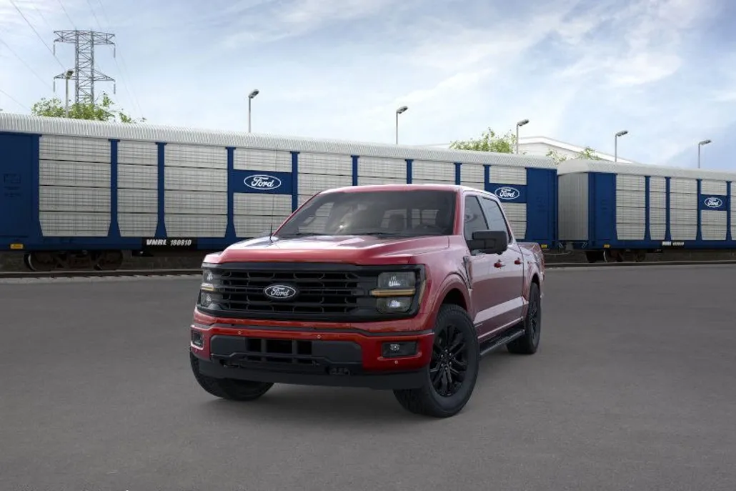 2025 Ford F-150 XLT photo 1
