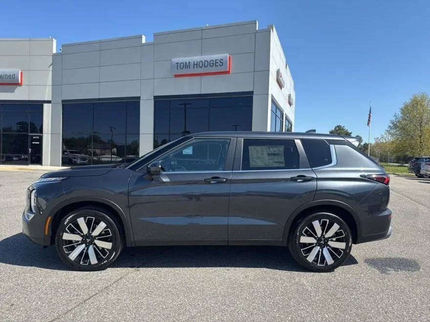 2025 Mitsubishi Outlander SE 2.5 S-AWC photo 1