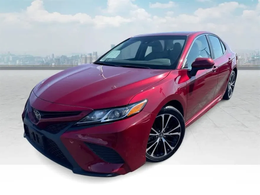 2018 Toyota Camry L photo 1
