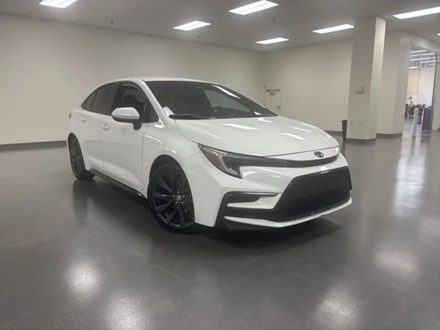 2024 Toyota Corolla SE photo 1